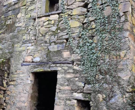 Cascinale e terreno abbinato - Monti di Lenno