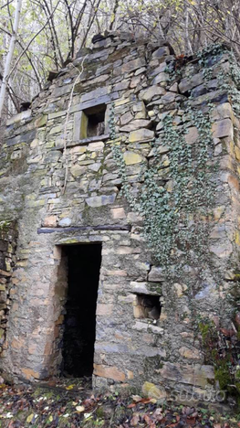 Cascinale e terreni abbinato - Monti di Lenno