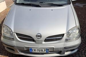 Nissan Almera Tino