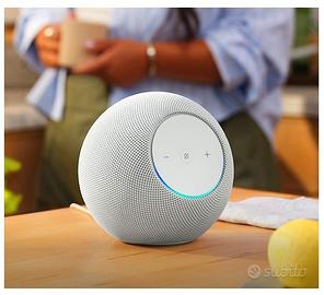 Alexa Echo studio Bianco