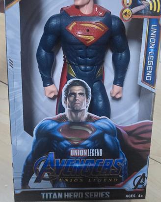 action figure avengers di superman 