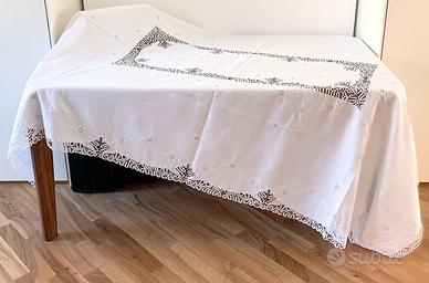 Tovaglia Bianca 275x160 cm con Inserti in Pizzo