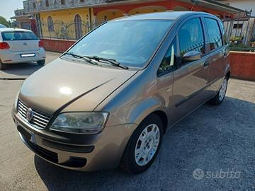 Fiat Idea 1.2 16V BlackLabel