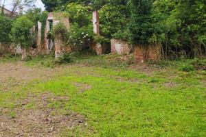 Terreno agricolo con area residenziale