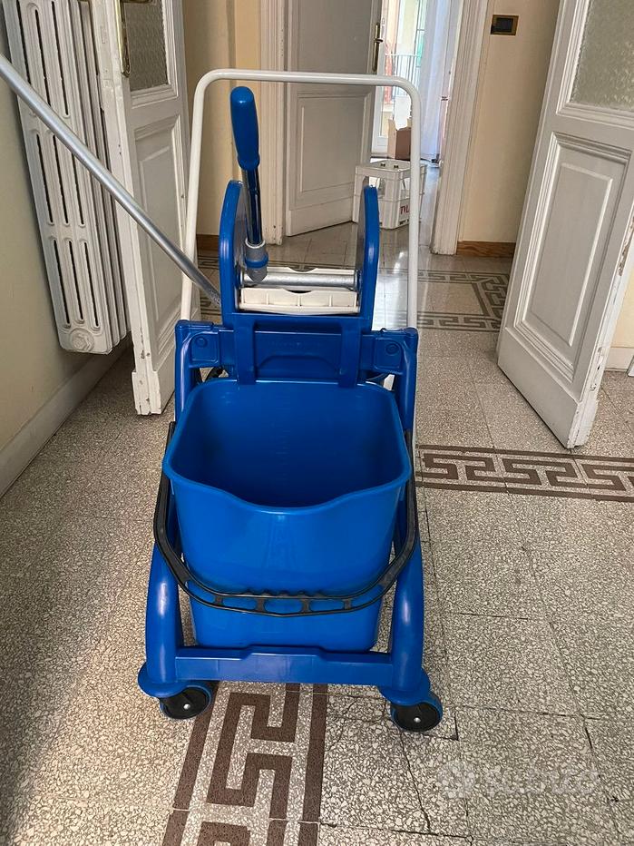 CARRELLO DA PARRUCCHIERE PROFESSIONALE - Arredamento e Casalinghi In  vendita a Verona