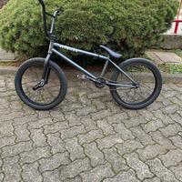 bicicletta bmx