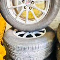 Cerchi e gomme diversi tipi