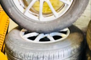 Cerchi e gomme diversi tipi