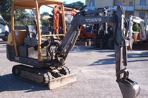 Miniescavatore usato VOLVO EC15