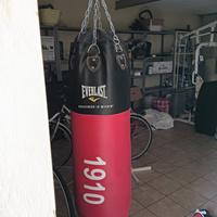 sacco da box everlast 1910 con supporto da muro e 