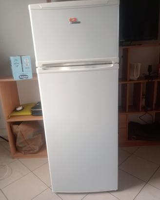Frigo e congelatore.