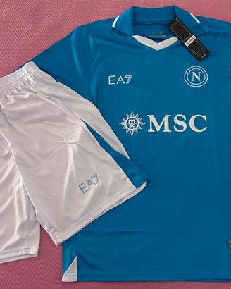 Maglietta e pantaloncino del napoli 24/25