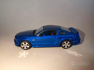 Ford Mustang GT 2006 1:43 Burago Bburago Die Cast 