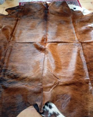 Tappeto in pelle di mucca marrone