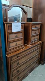 comò comodini e specchio