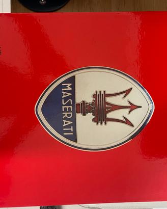 Libro catalogo raisonne MASERATI 1926-1990