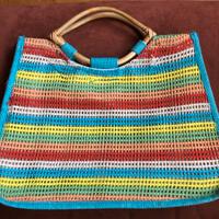 Borsa in stoffa con manici in legno