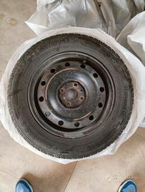 Gomme Invernali 165/70 R14 T Barum + 4 Cerchi