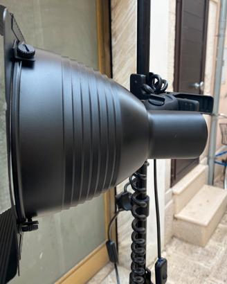 Cavalletto Stativo MANFROTTO con Faretti.