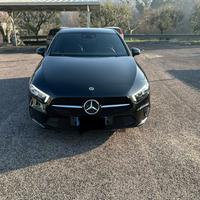 Classe A 180 automatica . Sport black night