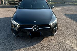 Classe A 180 automatica . Sport black night