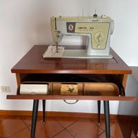Macchina da cucire Singer 418 con mobiletto