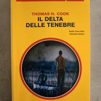 Libro giallo Il delta delle tenebre - Cook
