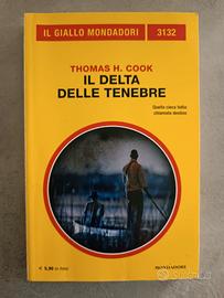 Libro giallo Il delta delle tenebre - Cook