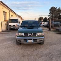 Nissan navara 2.5 autocarro 5porte -1999