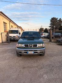 Nissan navara 2.5 autocarro 5porte -1999