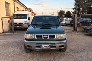 Nissan navara 2.5 autocarro 5porte -1999