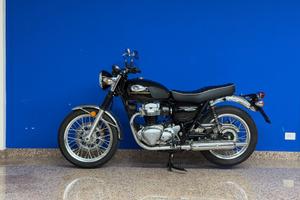 Kawasaki W 800 2026 KM0 tua soli 89€ senza anticip