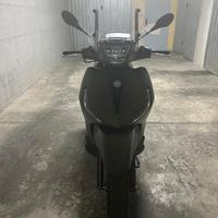 Piaggio Beverly 400 - 2024