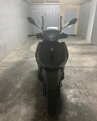 Piaggio Beverly 400 - 2024