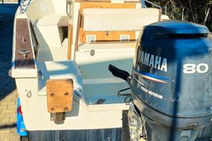 barca 5.60 Yamaha 80