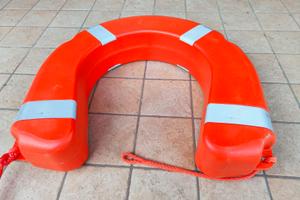 Salvagente anulare nuovo a ferro di cavallo