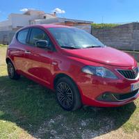 Lancia Ypsilon 1.0 FireFly 5 porte S&S Hybrid Albe
