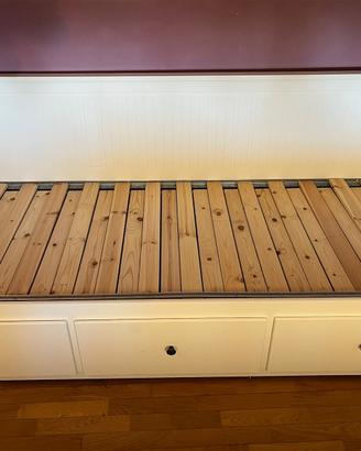 Letto Ikea modello HEMNES