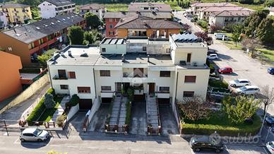 VILLA A SCHIERA A LAVAGNO