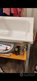 fasciatoio con vaschetta per bagnetto 