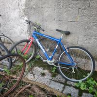 4 biciclette da sistemare pronte per il ritiro