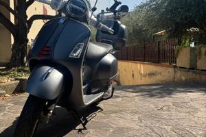 Vespa GTS 300 Super Sport  2021