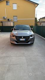 PEUGEOT 208 GT-LINE