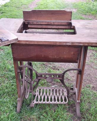 Macchina da cucire rex