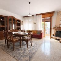 Ampio appartamento con taverna e garage