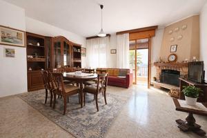 Ampio appartamento con taverna e garage