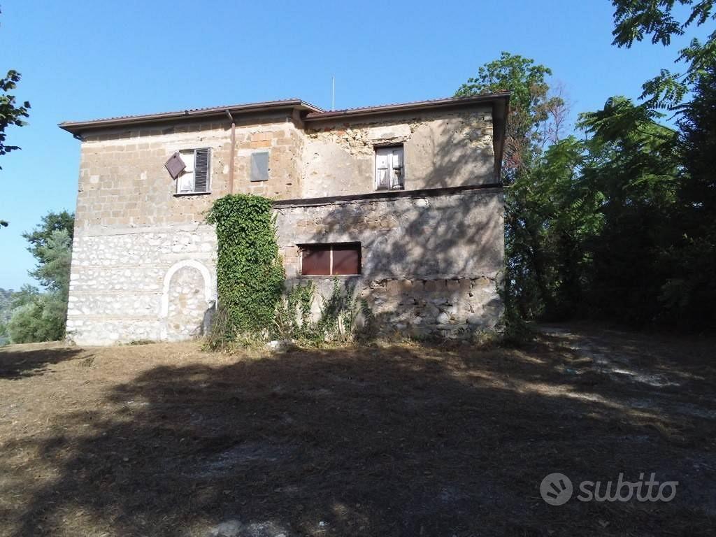 Rustico / Casale di 300 m² con 4 locali a Cervaro - Vista 3