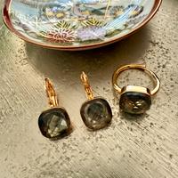 Anello e orecchini