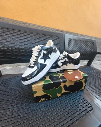 Scarpe bape bianche e nere
