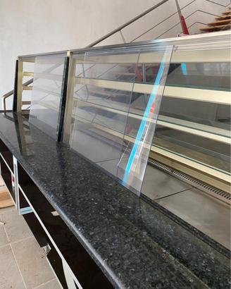 Vetrina fredda con motore incluso
